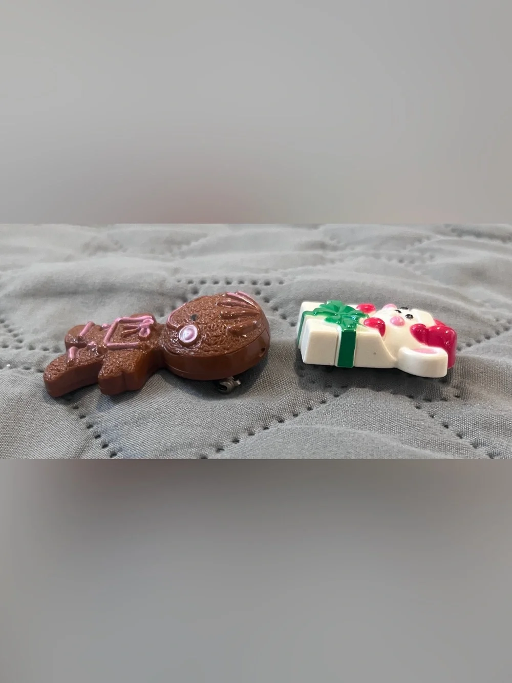 Vintage Avon Christmas Pins Lot 1972 Gingerbread Man & Holiday Mouse